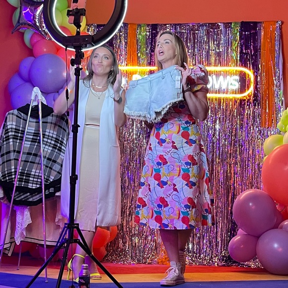 Meet your Posher, Julie - Picture 4 of 7